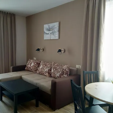 детелини Apartament *
